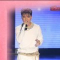 Hồ Ngọc Hà trẻ trung như gái 18 - Mr Đàm khoe sandal đắt tiền. 
