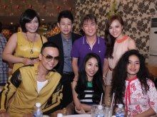Thí sinh The Voice 'vây quanh' Mr.Đàm Thí sinh The Voice 'vây quanh' Mr.Đàm